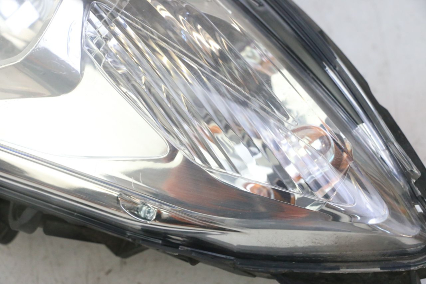 photo de FARO DELANTERO PEUGEOT SATELIS 125 (2013 - 2018) - Estado de la superficie y material