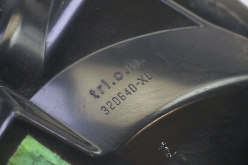 photo de FARO DELANTERO PEUGEOT SATELIS 125 (2006 - 2009) - Características distintivas