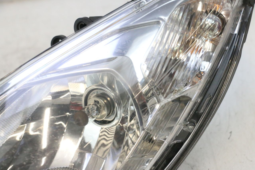 photo de FARO DELANTERO PEUGEOT SATELIS 125 (2013 - 2018) - Otra vista del artículo