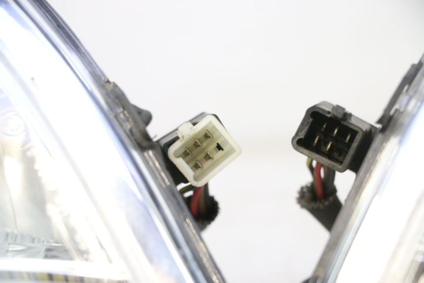 photo de FARO DELANTERO PEUGEOT SATELIS 125 (2013 - 2018) - Ángulo de visión alternativo