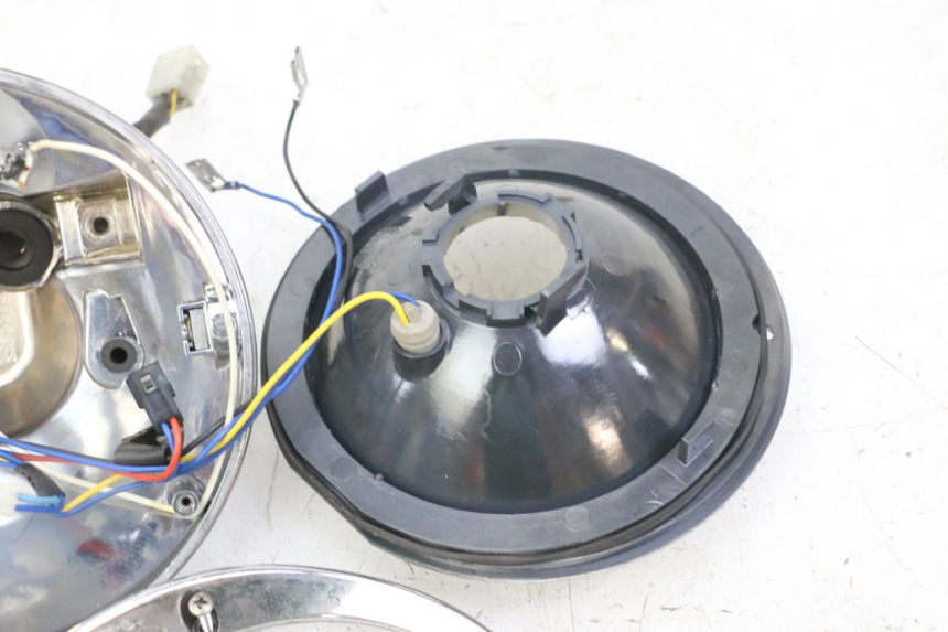 photo de FARO DELANTERO APRILIA SCARABEO GT TOURING 125 (1999 - 2005) - Primer plano de alta resolución