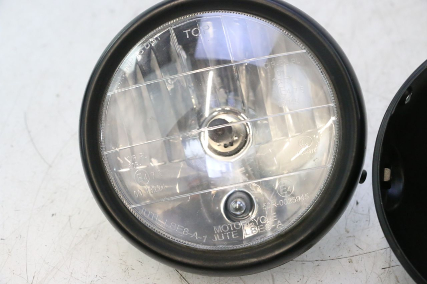 photo de FARO DELANTERO MASH SEVENTY FIVE 125 (2013 - 2021) - Primer plano de alta resolución