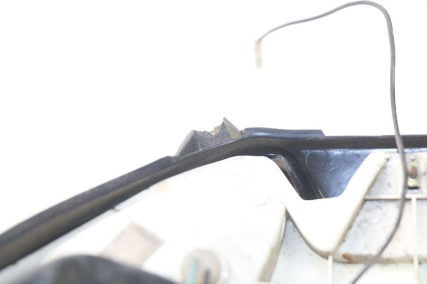 photo de FARO DELANTERO MBK SKYLINER 125 (2004 - 2007) - Primer plano técnico