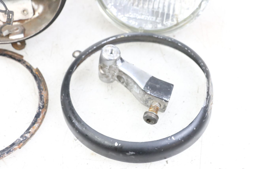 photo de Faro delantero HARLEY DAVIDSON SPORTSTER XL CUSTOM 1200 (2003 - 2004) - Enfoque en la estructura