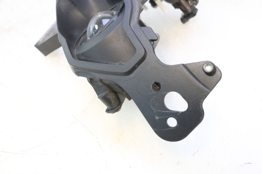 photo de FARO DELANTERO CAN-AM SPYDER RS 1000 (2008 - 2012) - Primer plano técnico