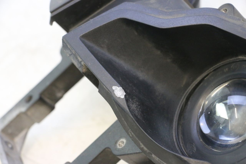photo de FARO DELANTERO CAN-AM SPYDER RS 1000 (2008 - 2012) - Detalles de los puntos de fijación