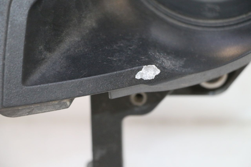 photo de FARO DELANTERO CAN-AM SPYDER RS 1000 (2008 - 2012) - Estado de la superficie y material