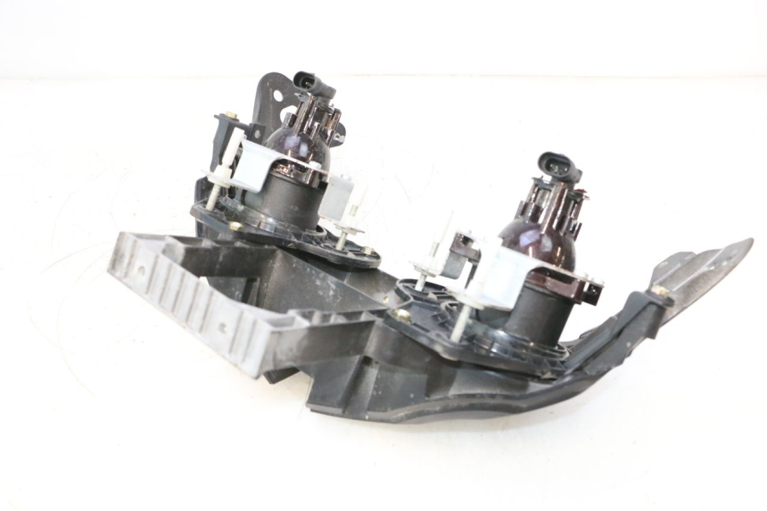 photo de FARO DELANTERO CAN-AM SPYDER RS 1000 (2008 - 2012) - Primer plano técnico