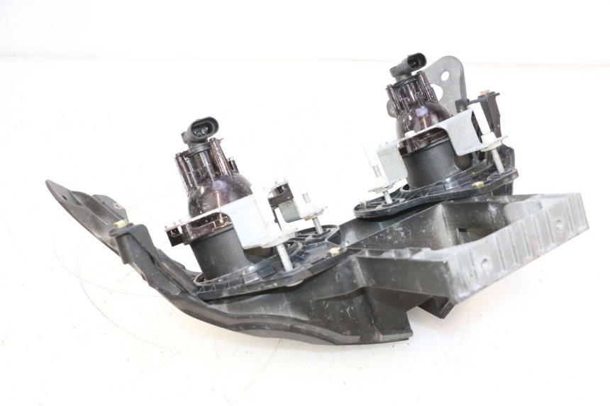 photo de FARO DELANTERO CAN-AM SPYDER RS 1000 (2008 - 2012) - Detalles de los puntos de fijación
