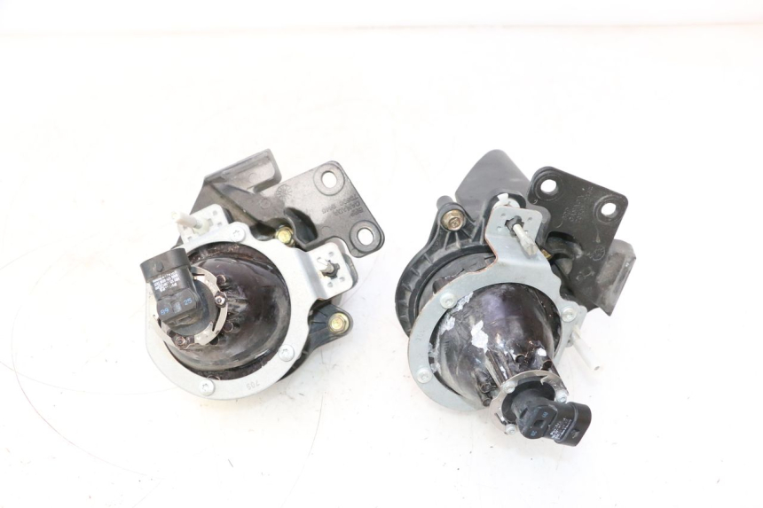 photo de FARO DELANTERO CAN-AM SPYDER RS 1000 (2008 - 2012) - Marcados y referencias originales