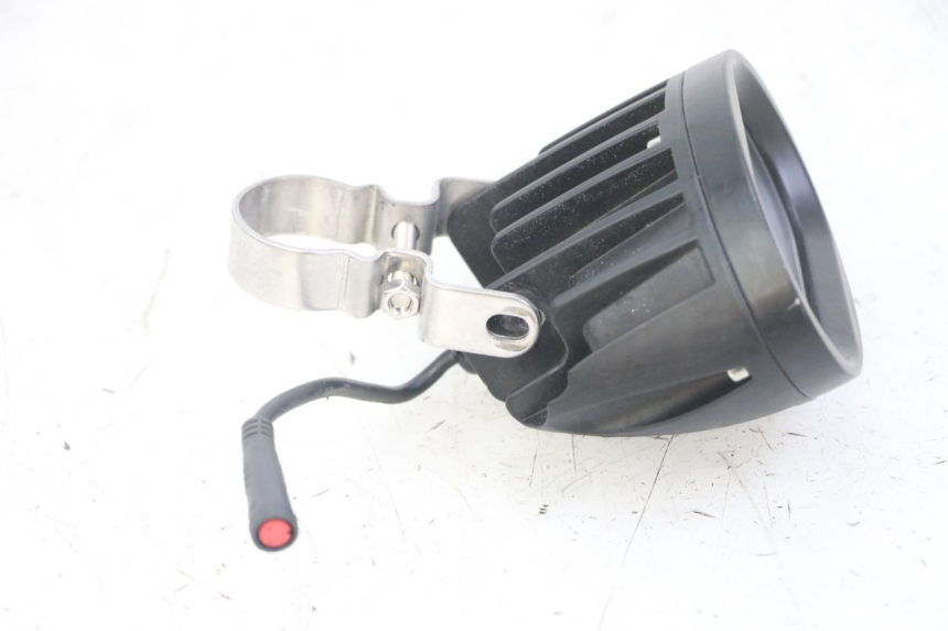 photo de FARO DELANTERO NAMI STELLAR 1 - Primer plano técnico