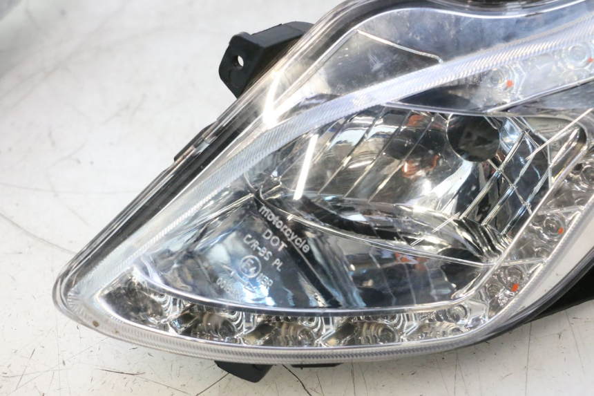 photo de FARO DELANTERO VASTRO STREET S 50 (2016 - 2021) - Características distintivas