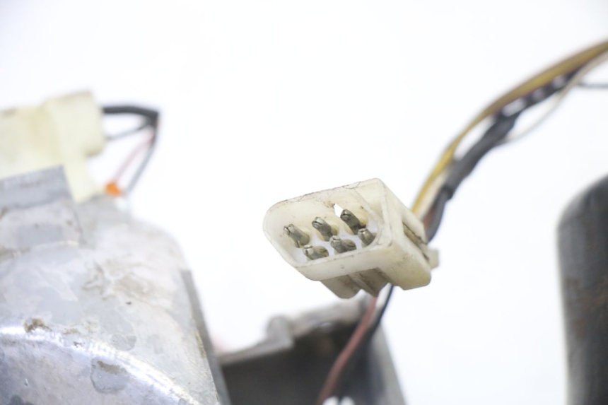 photo de FARO DELANTERO PIAGGIO SUPER LX 125 (2000 - 2003) - Estado de la superficie y material