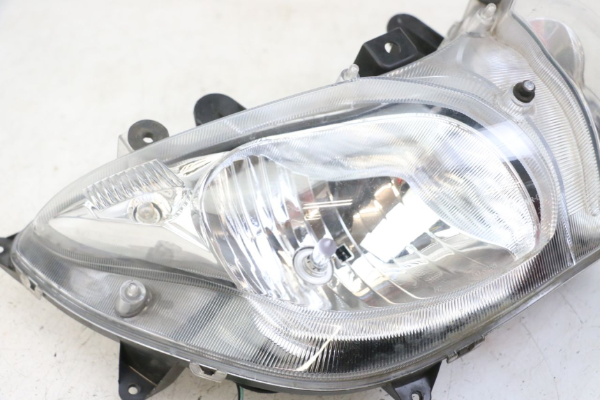 photo de FARO DELANTERO SUZUKI BURGMAN 125 (2018 - 2021) - Detalle de la pieza