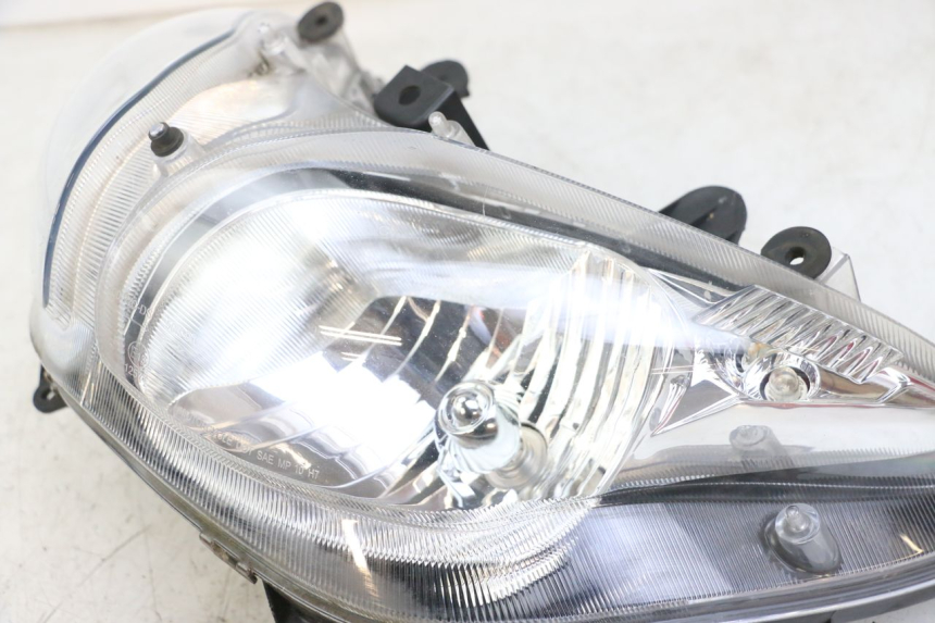 photo de FARO DELANTERO SUZUKI BURGMAN 125 (2018 - 2021) - Zoom estado de uso