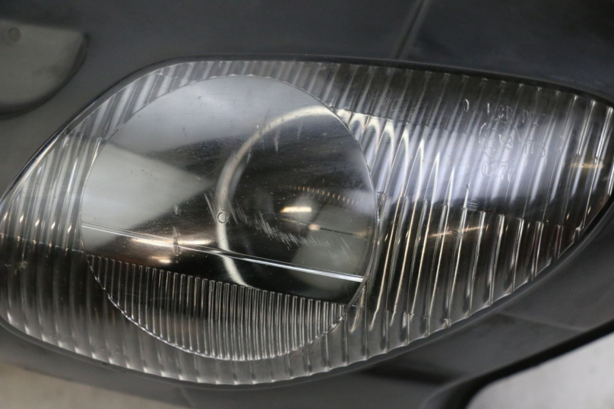 photo de FARO DELANTERO SUZUKI SV S 650 (1999 - 2002) - Estado de la superficie y material