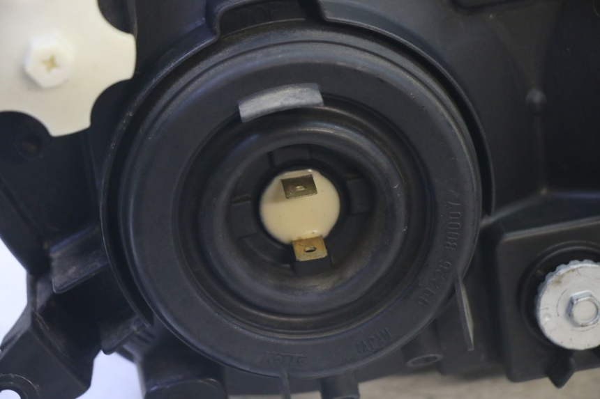 photo de FARO DELANTERO YAMAHA TDM ABS 900 (2002 - 2014) - Estado de la superficie y material