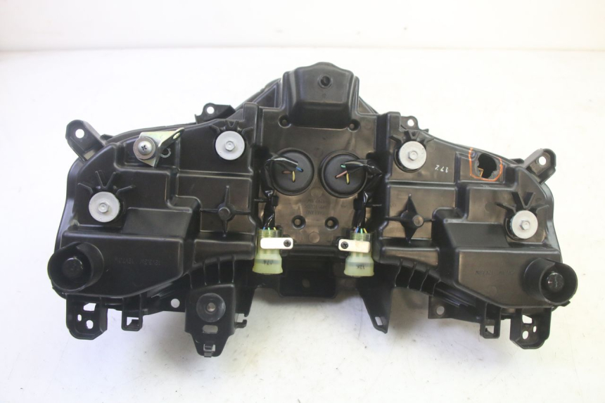 photo de FARO DELANTERO YAMAHA TRICITY 300 (2020 - 2024) - Primer plano de alta resolución