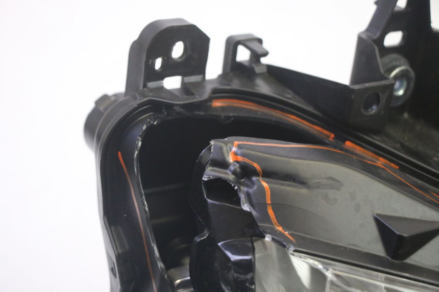 photo de FARO DELANTERO YAMAHA TRICITY 300 (2020 - 2024) - Primer plano técnico