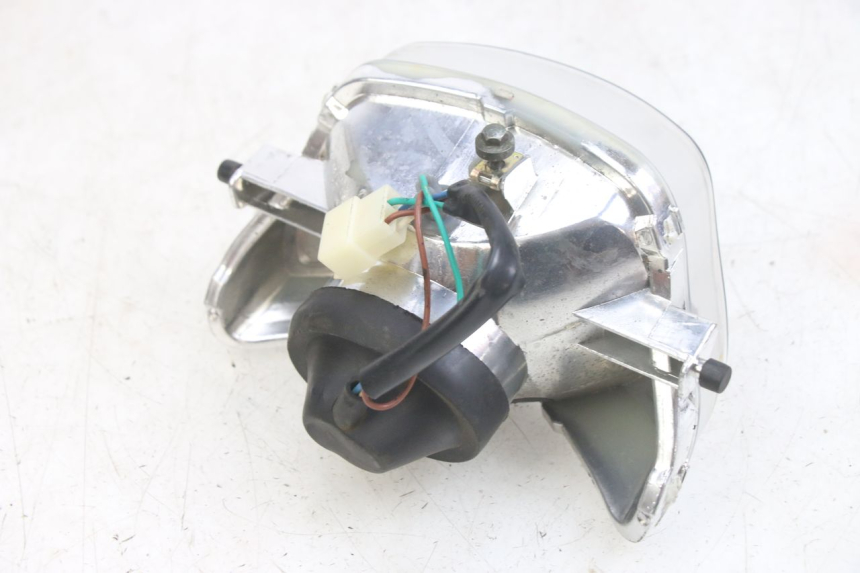 photo de FARO DELANTERO PEUGEOT TWEET 4T 50 (2014 - 2019) - Detalles de los puntos de fijación