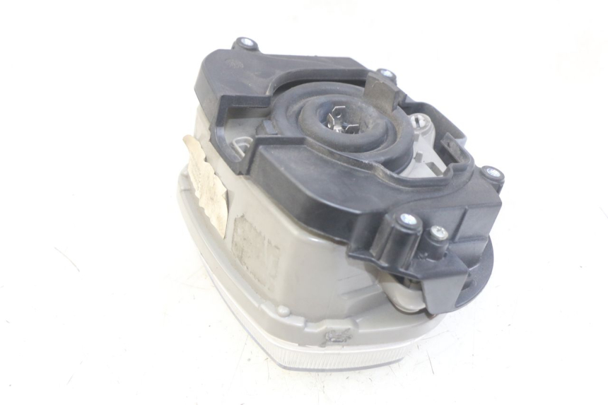 photo de FARO DELANTERO PIAGGIO VESPA SPRINT 2T 50 (2014 - 2018) - Otra perspectiva