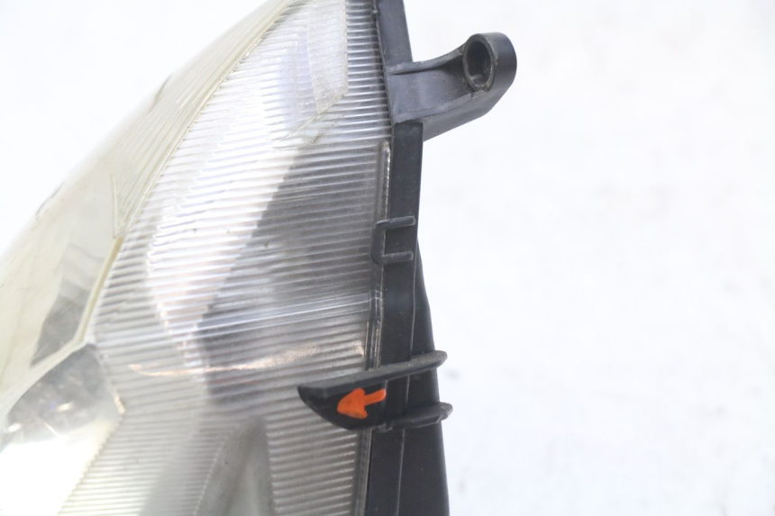 photo de FARO DELANTERO PEUGEOT VIVACITY 125 (2010 - 2017) - Detalles de los puntos de fijación