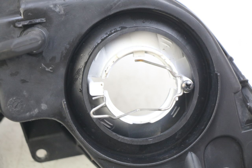 photo de FARO DELANTERO YAMAHA XMAX X-MAX 125 (2006 - 2009) - Características distintivas