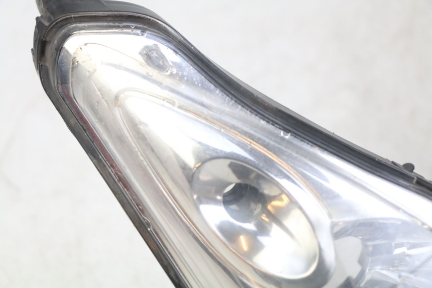 photo de FARO DELANTERO YAMAHA XMAX X-MAX 125 (2006 - 2009) - Otra perspectiva