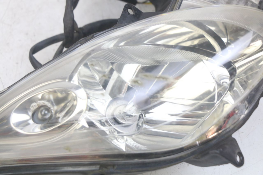 photo de FARO DELANTERO YAMAHA XMAX X-MAX 125 (2006 - 2009) - Ángulo de visión alternativo