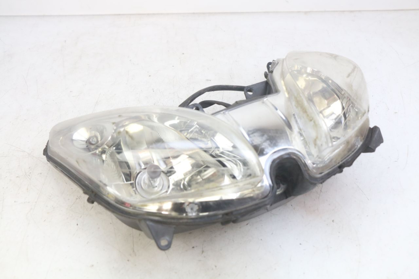 photo de FARO DELANTERO YAMAHA XMAX X-MAX 125 (2006 - 2009) - Detalles de los puntos de fijación