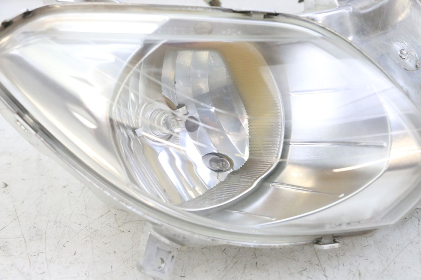 photo de FARO DELANTERO YAMAHA X-MAX XMAX 125 (2010 - 2013) - Estado de la superficie y material