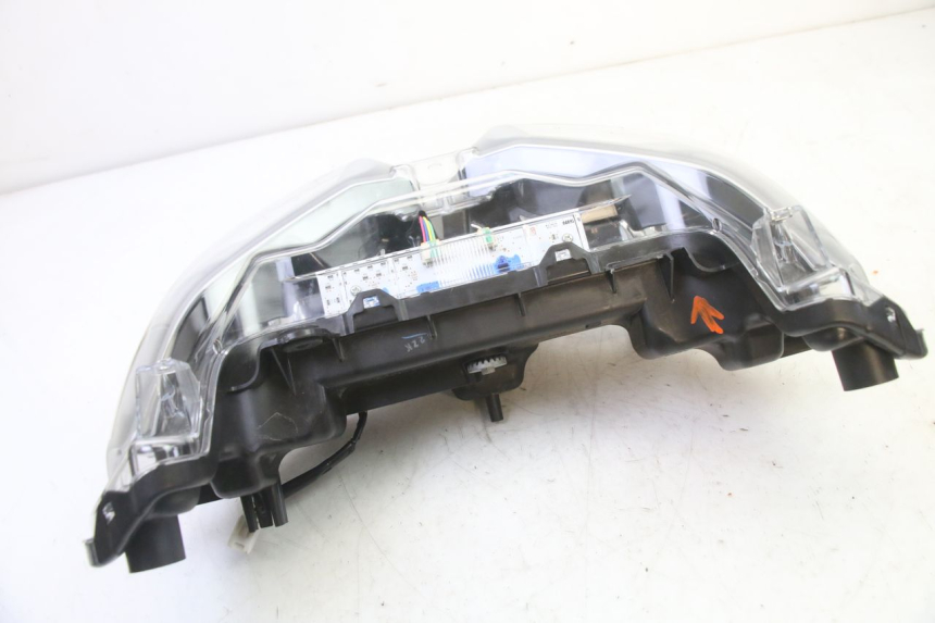 photo de FARO DELANTERO YAMAHA XMAX X-MAX 125 (2021 - 2025) - Otra perspectiva