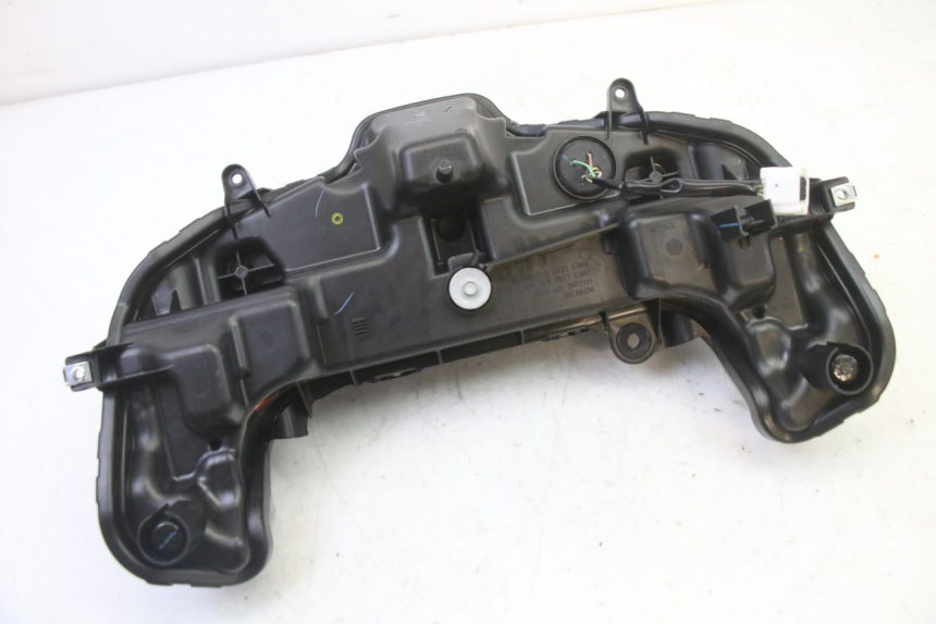 photo de FARO DELANTERO YAMAHA XMAX X-MAX 125 (2021 - 2025) - Estado de la superficie y material