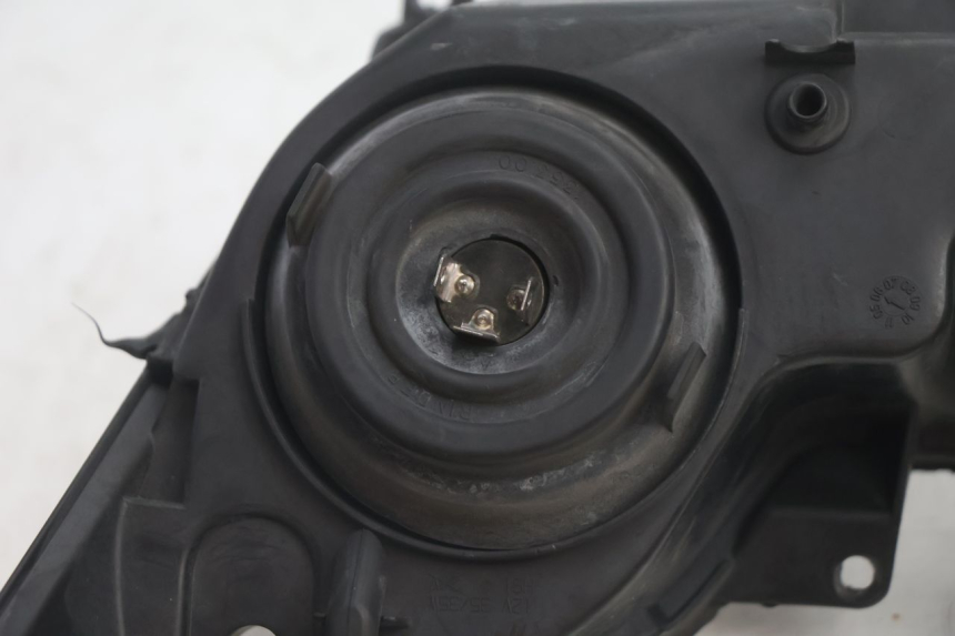 photo de FARO DELANTERO YAMAHA XMAX X-MAX 125 (2006 - 2009) - Estado de la superficie y material