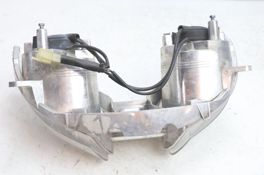 photo de FARO DELANTERO YAMAHA X-MAX XMAX 125 (2010 - 2013) - Detalles de los puntos de fijación
