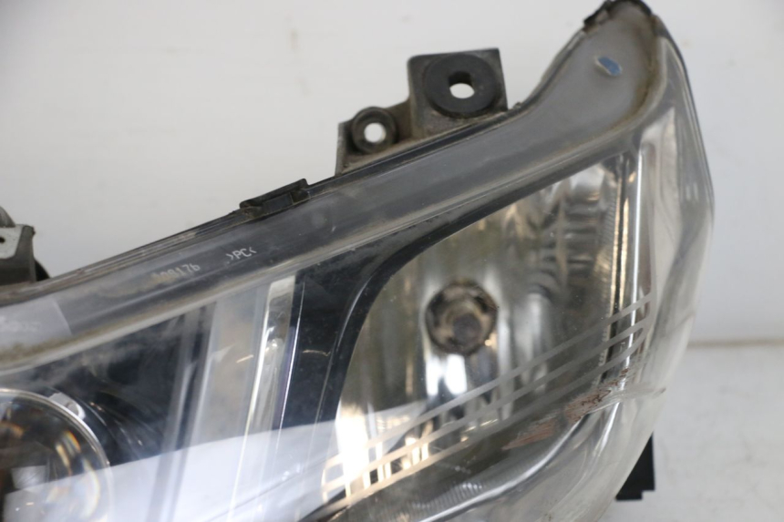 photo de FARO DELANTERO PIAGGIO X10 125 (2012 - 2017) - Características distintivas