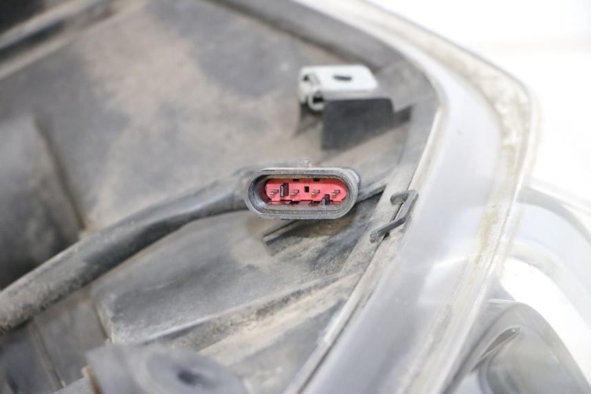 photo de FARO DELANTERO PIAGGIO X10 125 (2012 - 2017) - Primer plano técnico