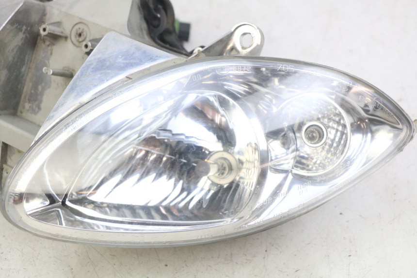 photo de FARO DELANTERO PIAGGIO X9 EVOLUTION 125 (2003 - 2007) - Estado de la superficie y material