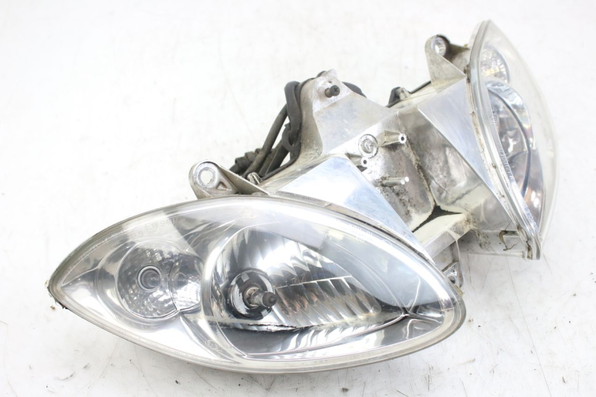 photo de FARO DELANTERO PIAGGIO X9 EVOLUTION 250 (2003 - 2007) - Detalles de los puntos de fijación