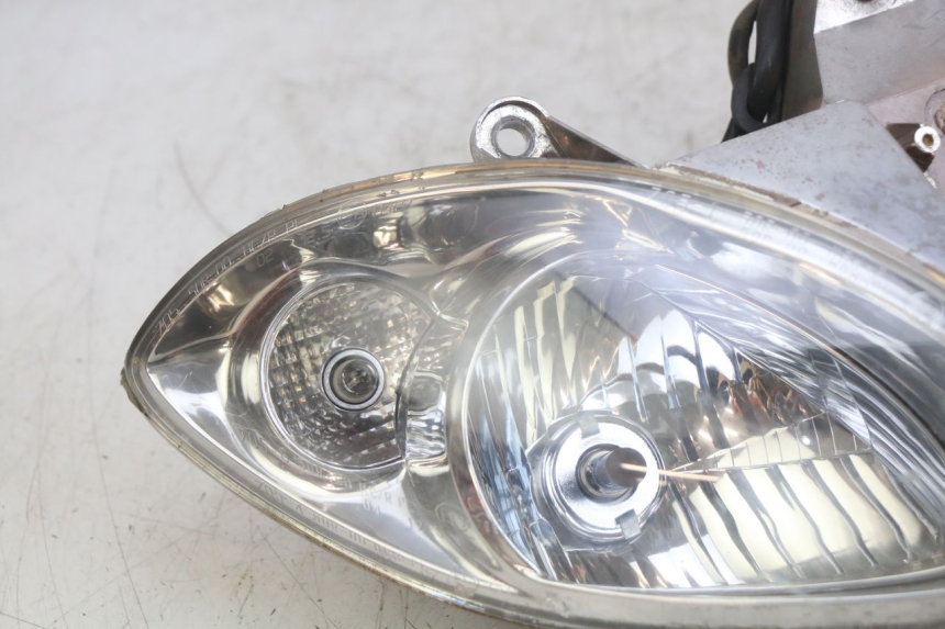 photo de FARO DELANTERO PIAGGIO X9 EVOLUTION 125 (2003 - 2007) - Estado de la superficie y material