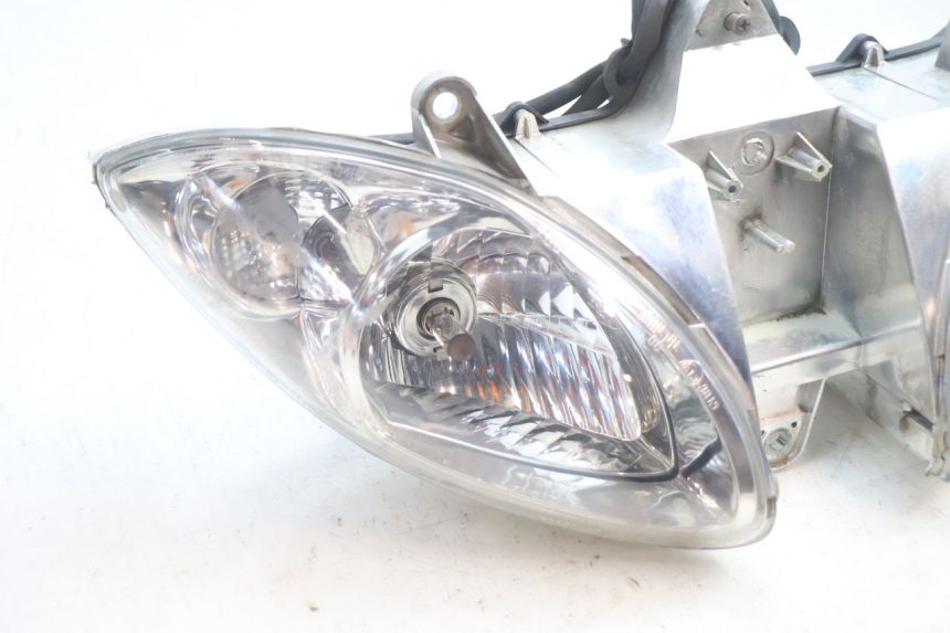 photo de FARO DELANTERO PIAGGIO X9 EVOLUTION 125 (2003 - 2007) - Detalle de la pieza