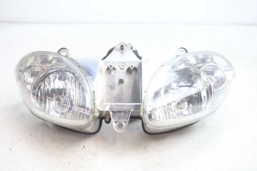 photo de FARO DELANTERO PIAGGIO X9 EVOLUTION 125 (2003 - 2007) - Detalles de los puntos de fijación