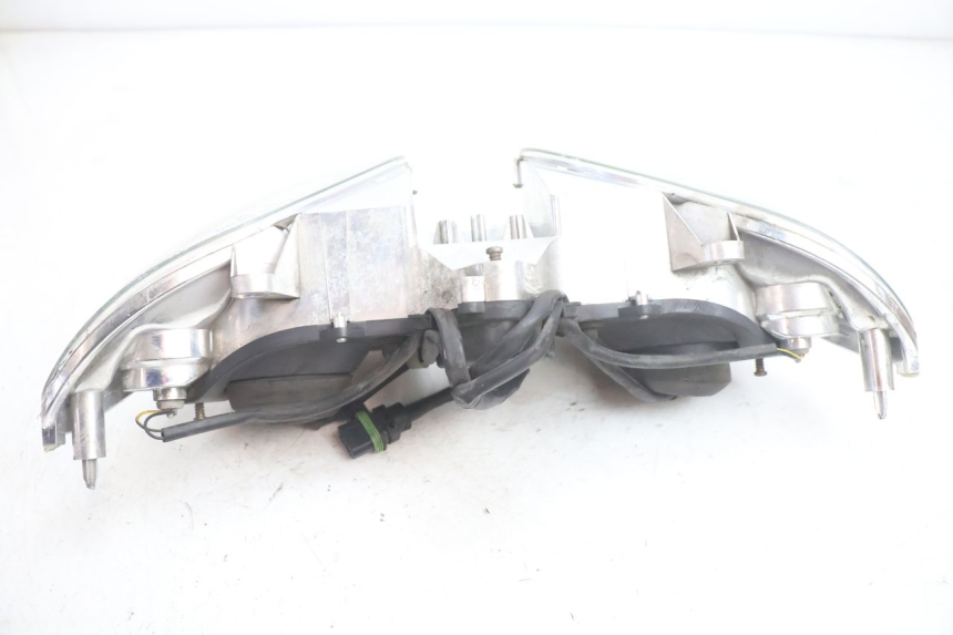 photo de FARO DELANTERO PIAGGIO X9 EVOLUTION 125 (2003 - 2007) - Estado de la superficie y material