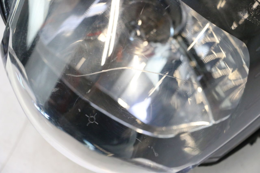 photo de FARO DELANTERO PIAGGIO ZIP 2T 50 (2009 - 2019) - Primer plano técnico
