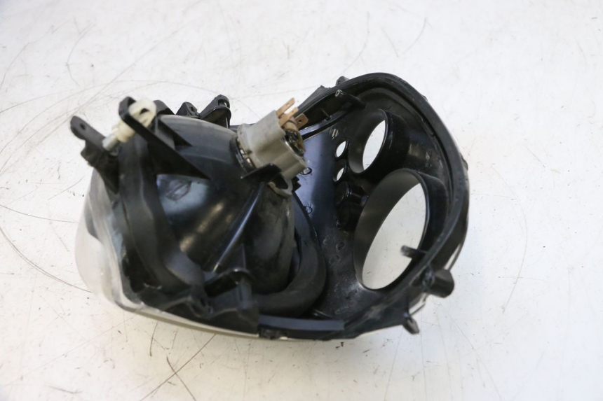 photo de FARO DELANTERO PIAGGIO ZIP 4T 50 (2018 - 2020) - Estado de la superficie y material