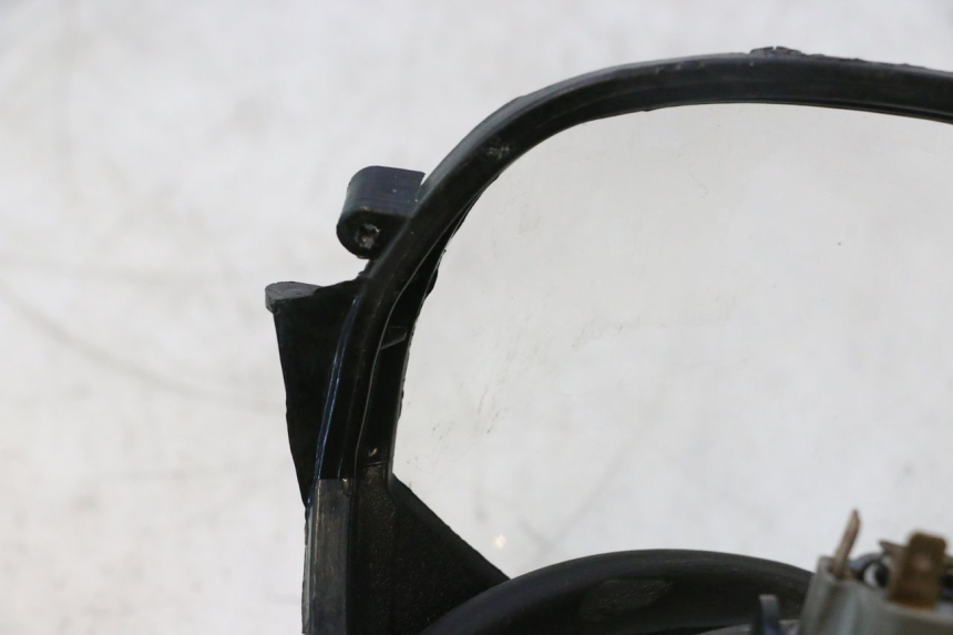 photo de FARO DELANTERO PIAGGIO ZIP 4T 50 (2018 - 2020) - Características distintivas