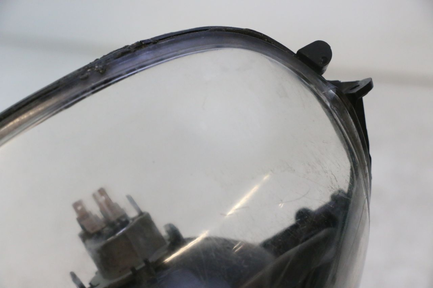 photo de FARO DELANTERO PIAGGIO ZIP 4T 50 (2018 - 2020) - Primer plano de alta resolución