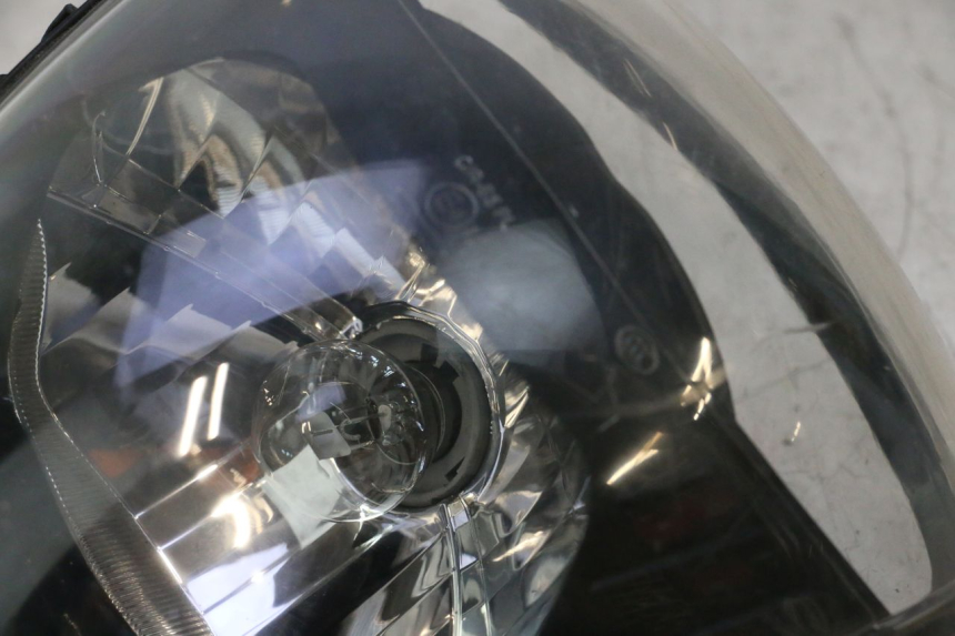 photo de FARO DELANTERO PIAGGIO ZIP IGET 4T 50 (2021 - 2023) - Primer plano técnico