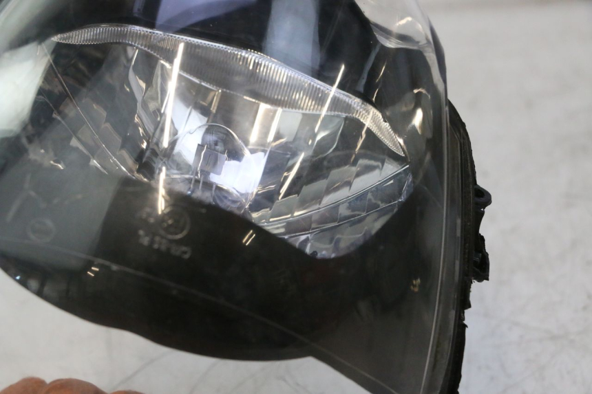 photo de FARO DELANTERO PIAGGIO ZIP IGET 4T 50 (2021 - 2023) - Estado de la superficie y material