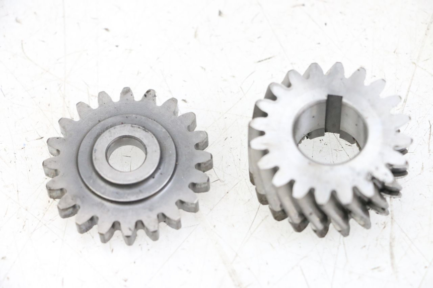 photo de ENGRANAJE TRANSMISIÓN HYOSUNG GV AQUILA 125 (2000 - 2009) - Detalle de la pieza